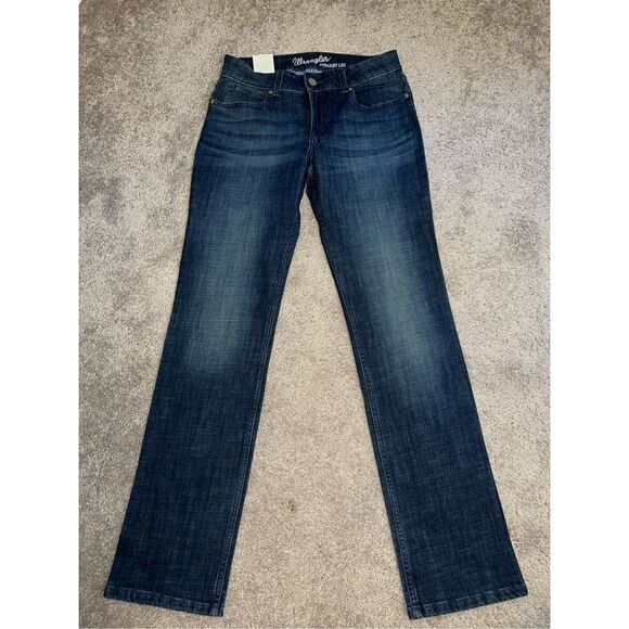 NEW Women’s Wrangler Straight Leg Medium Wash Jeans 9x34 - Picture 1 of 8